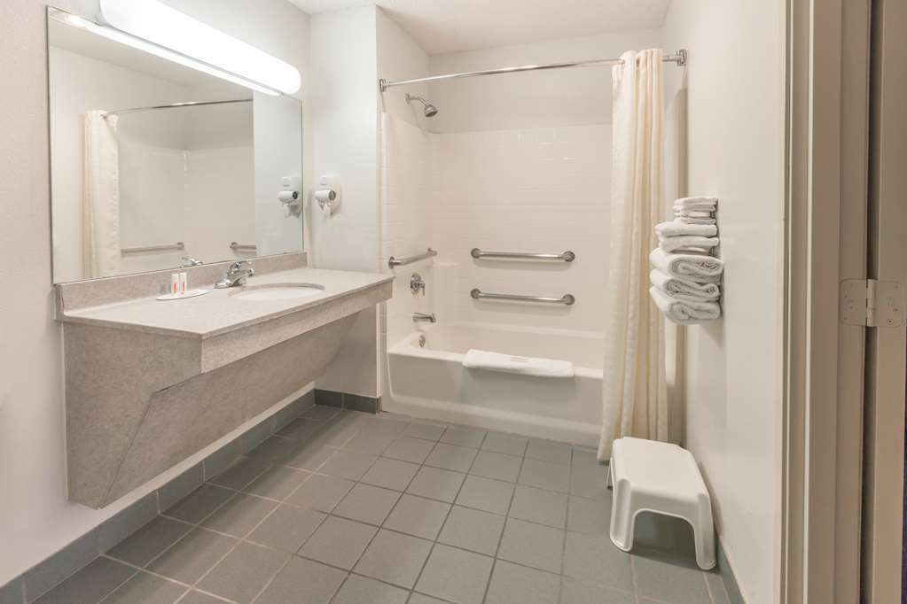 ホテル Super 8 By Wyndham Arlington East 部屋 写真